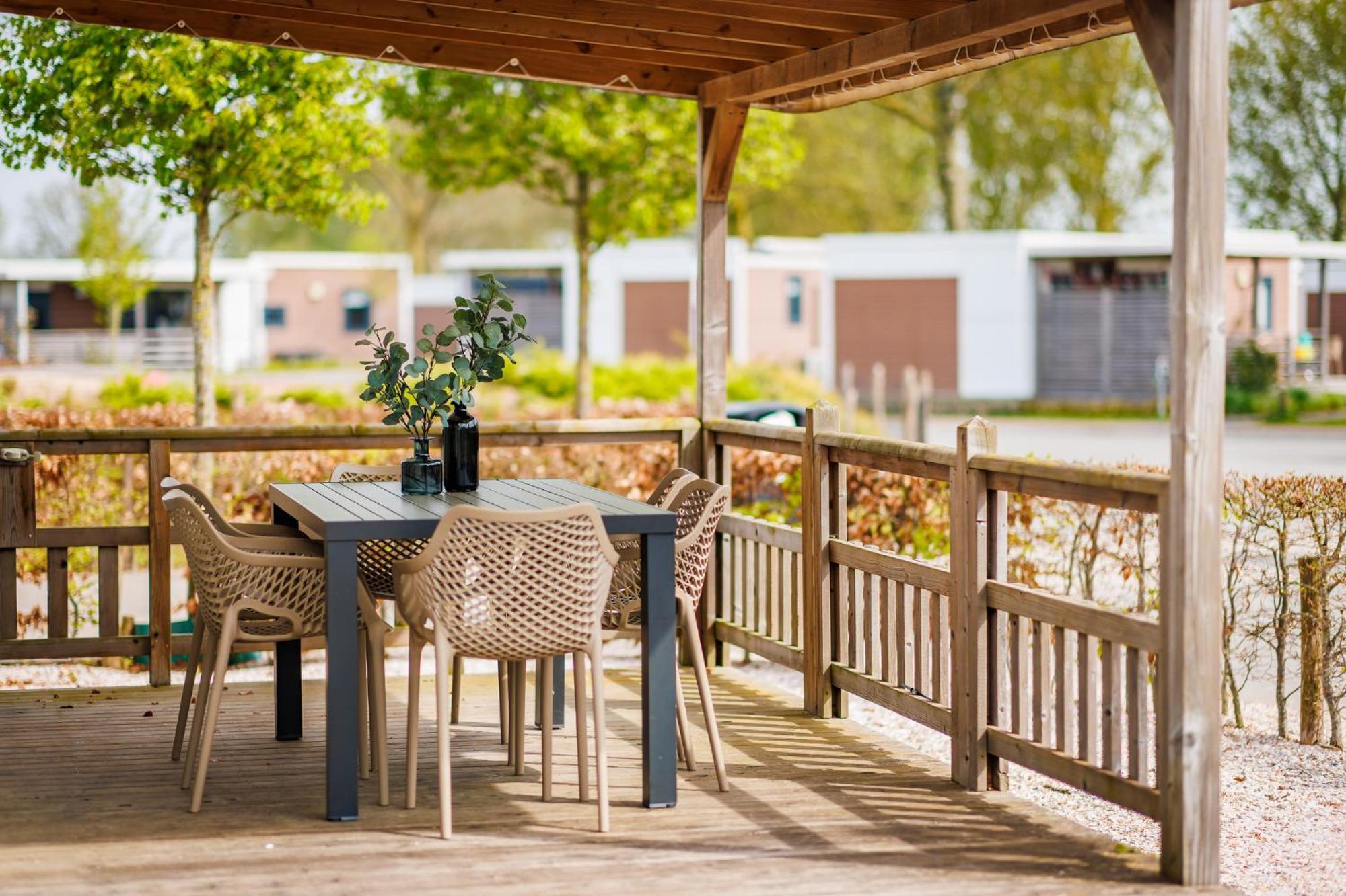 Vakantiepark Eiland Van Maurik Oda fotoğraf